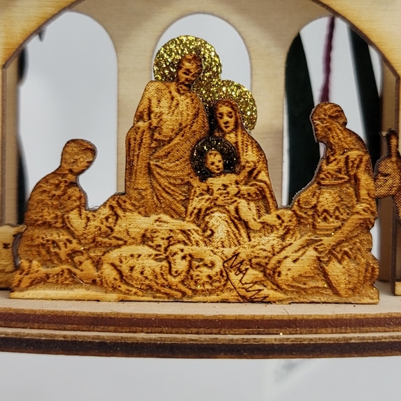 Ginger Cottages Nativity Scene - Picture 15 of 16